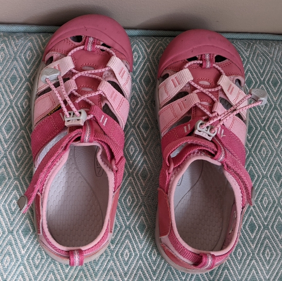 Keen Newport H2 Youth Sandals in Pink & Rose - Picture 3 of 10